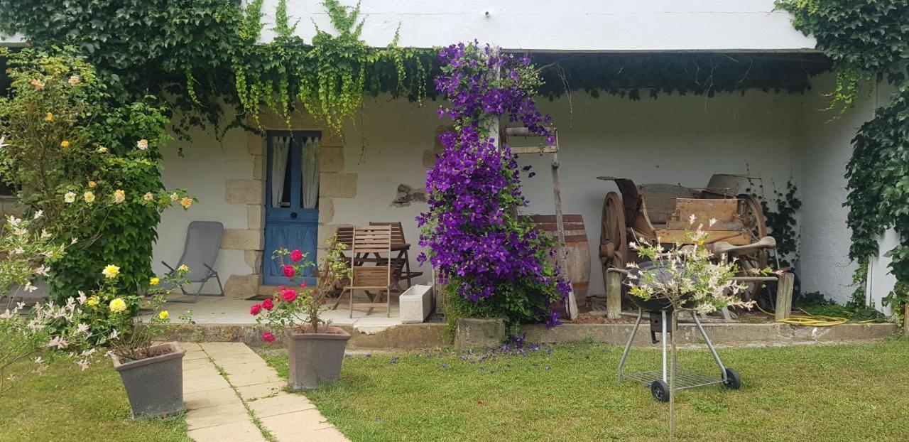 Chateau Le Poiron Bed & Breakfast Pissotte Exterior photo